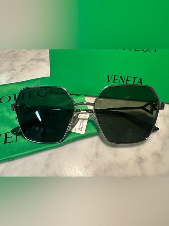 Bottega Veneta New Classic Geometric Sunglasses Green & Silver BV1224S Unisex main image 9